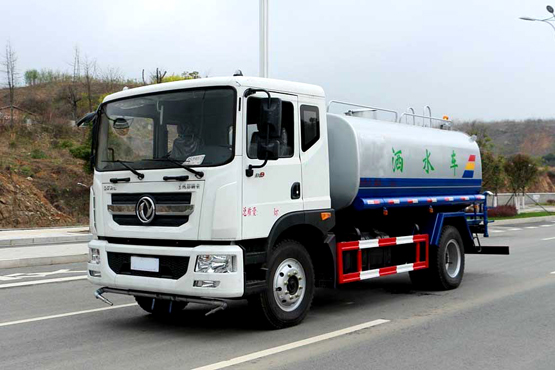 怎樣排除灑水車柴油機過早、過遲的噴油現(xiàn)象？